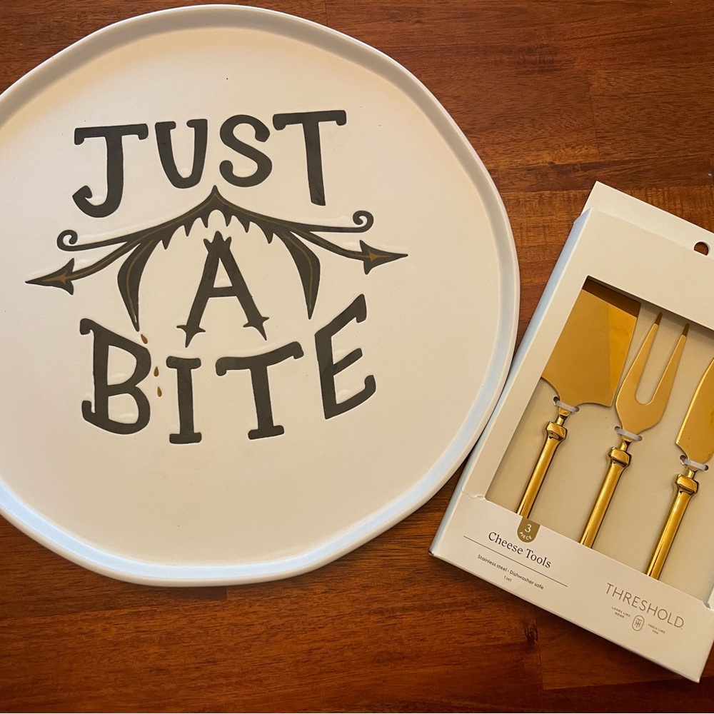 NEW Threshold “Just a Bite” Round Stoneware Serving Platter
